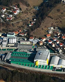 V SAMOSTOJNI DRŽAVI